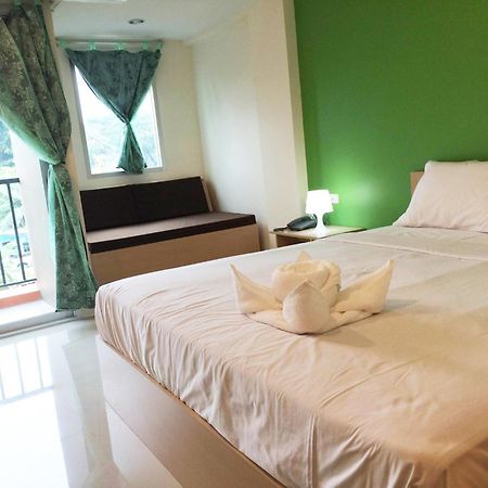 Sixty Star Love Place Hotel Bangkok Exterior photo