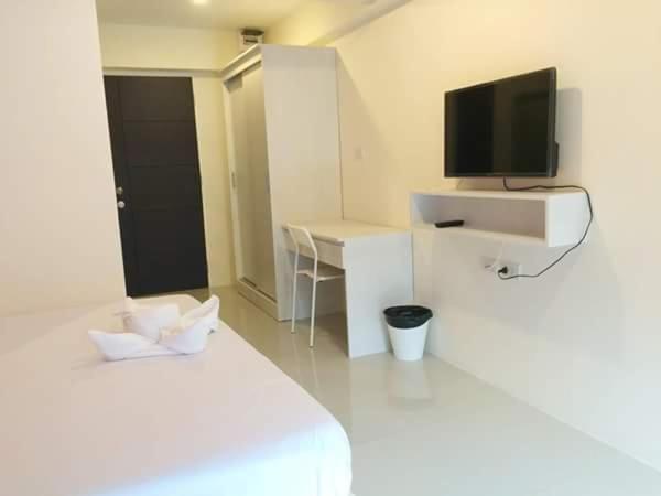 Sixty Star Love Place Hotel Bangkok Exterior photo