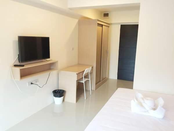 Sixty Star Love Place Hotel Bangkok Exterior photo