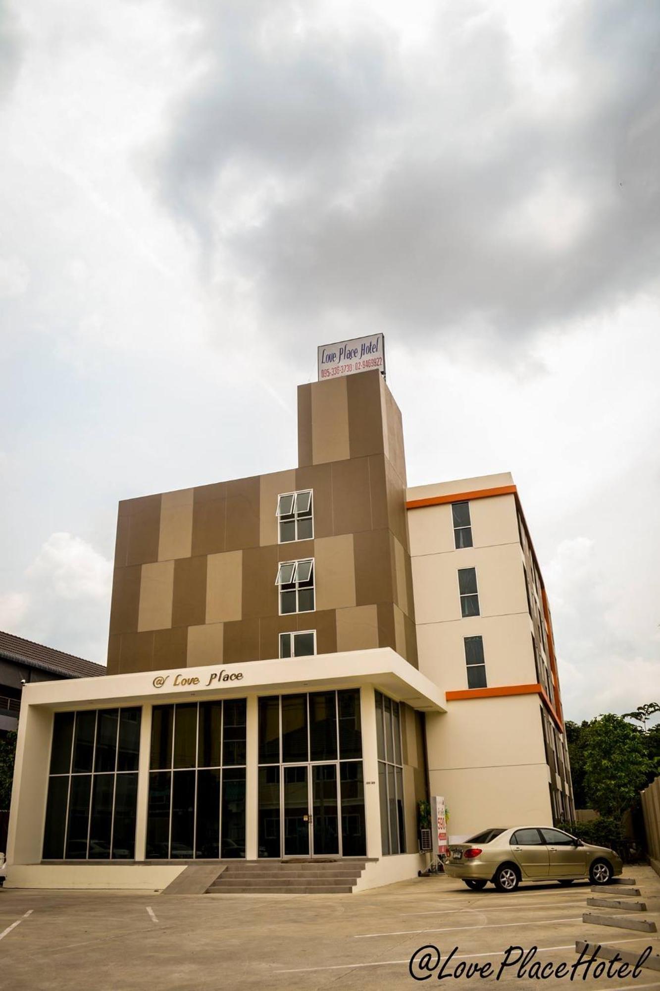 Sixty Star Love Place Hotel Bangkok Exterior photo